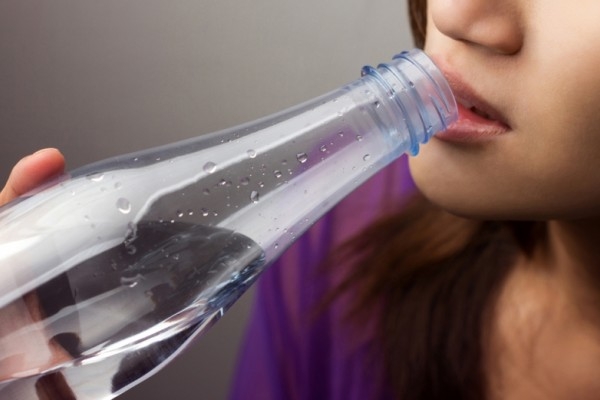 Deset ukrepov za obvladovanje suhih ust